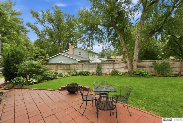1105 Hackney Drive, Papillion, NE 68046