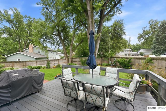 1105 Hackney Drive, Papillion, NE 68046
