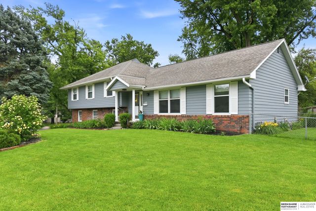 1105 Hackney Drive, Papillion, NE 68046