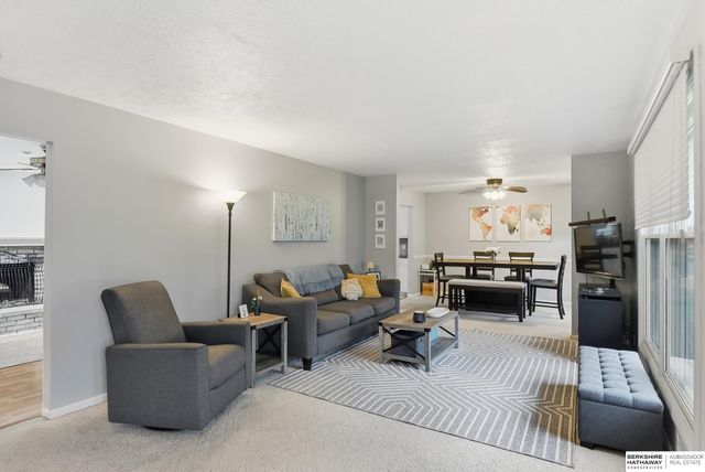 1105 Hackney Drive, Papillion, NE 68046