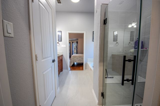 9001 Ravenswood Road, Granbury, TX 76049