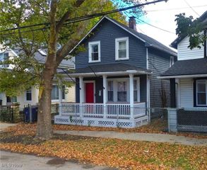 2061 W 33rd Street, Cleveland, OH 44113
