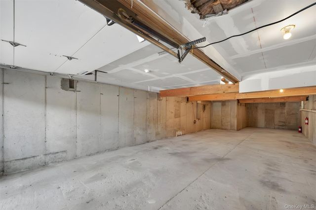 84 E Pine Street, Long Beach, NY 11561