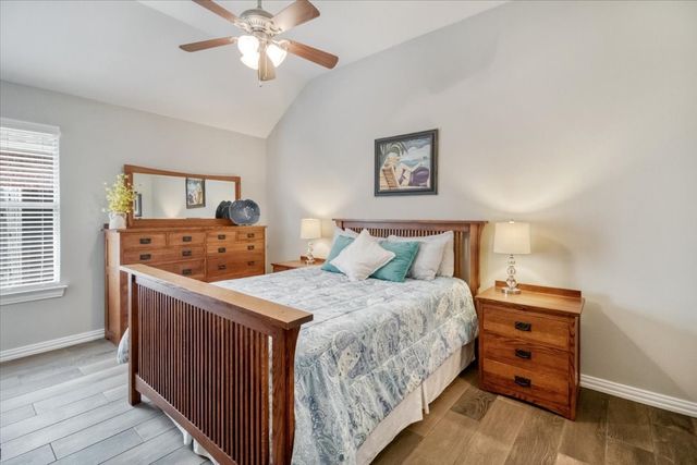 8200 Summerleaf Drive, Arlington, TX 76001