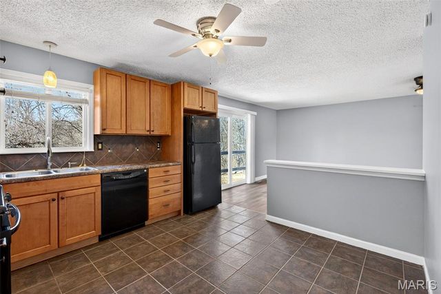 12887 Fox Haven Drive, Florissant, MO 63033