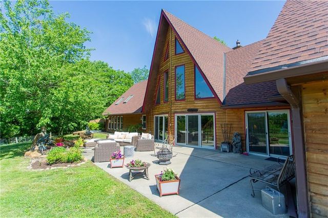 12204 S Bynum Road, Lone Jack, MO 64070