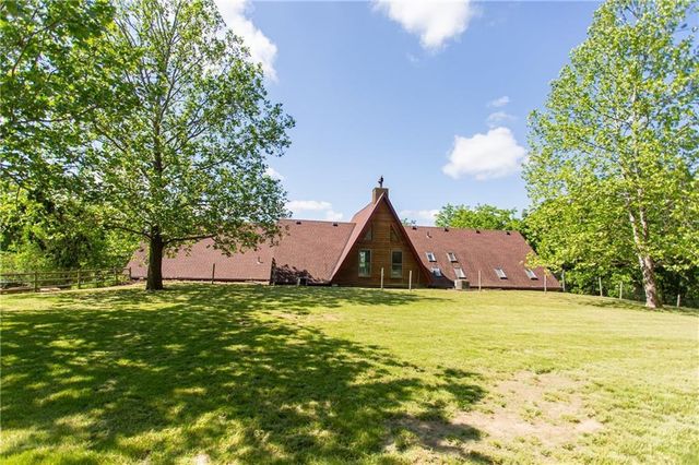 12204 S Bynum Road, Lone Jack, MO 64070