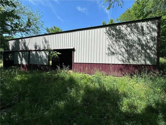 12204 S Bynum Road, Lone Jack, MO 64070