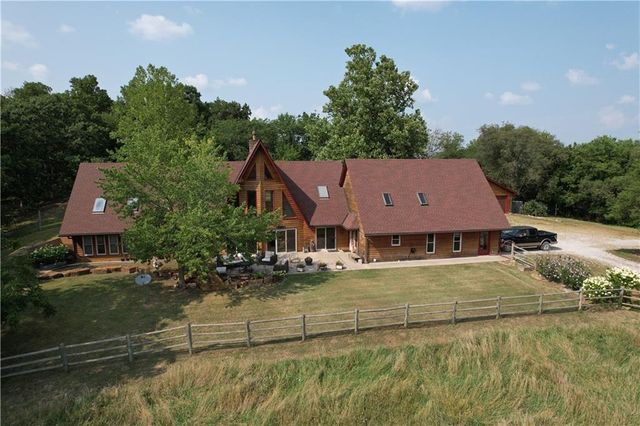 12204 S Bynum Road, Lone Jack, MO 64070