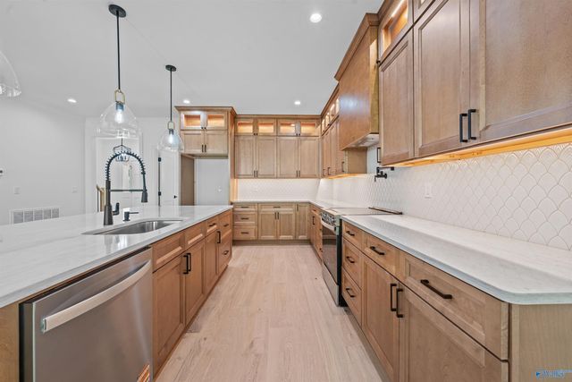 231 Brawley Drive, Owens Cross Roads, AL 35763