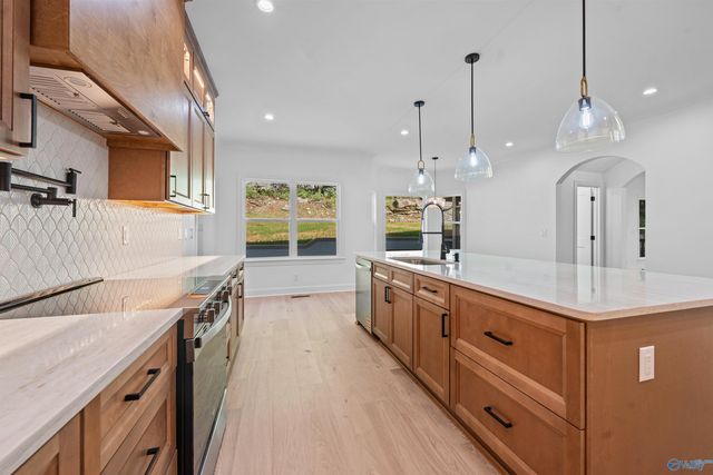 231 Brawley Drive, Owens Cross Roads, AL 35763