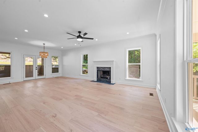 231 Brawley Drive, Owens Cross Roads, AL 35763