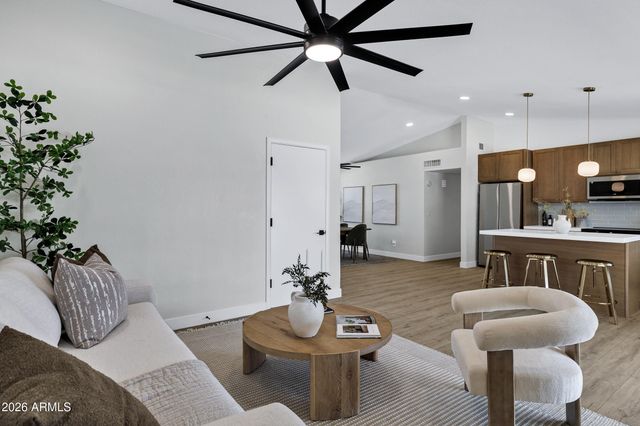10901 W SELLS Drive, Phoenix, AZ 85037