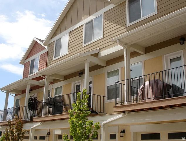 8971 S VALLEY CT, Sandy, UT 84094