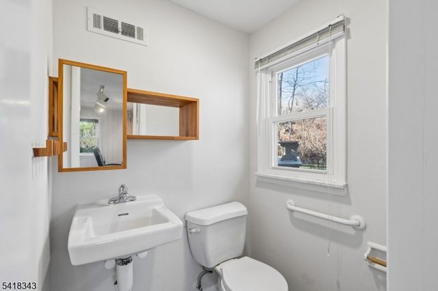 366 Rolling Rock Rd, Mountainside Boro, NJ 07092