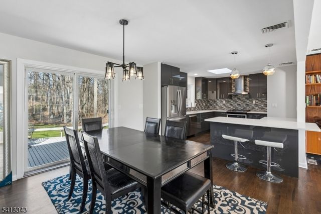 366 Rolling Rock Rd, Mountainside Boro, NJ 07092