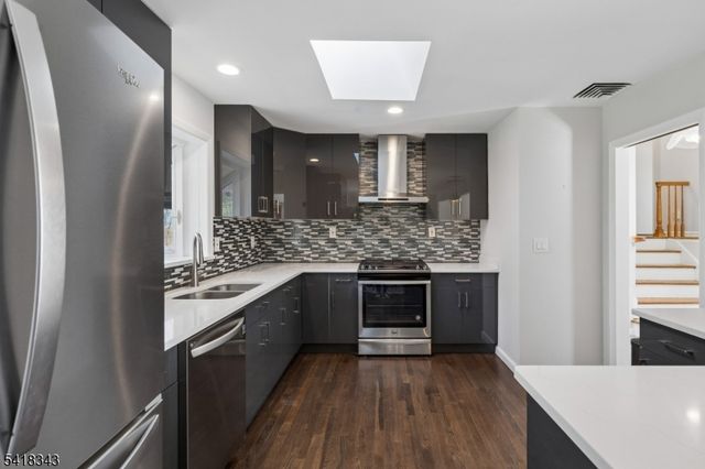 366 Rolling Rock Rd, Mountainside Boro, NJ 07092