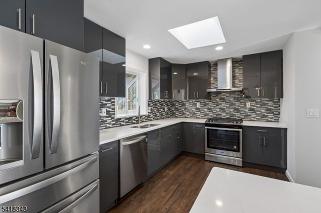 366 Rolling Rock Rd, Mountainside Boro, NJ 07092