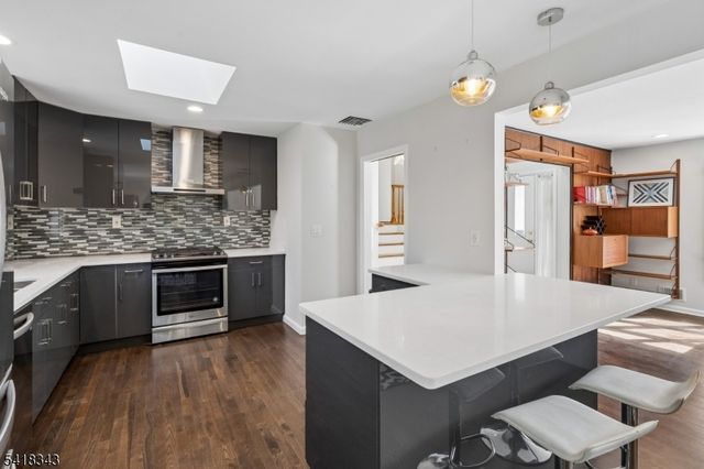 366 Rolling Rock Rd, Mountainside Boro, NJ 07092