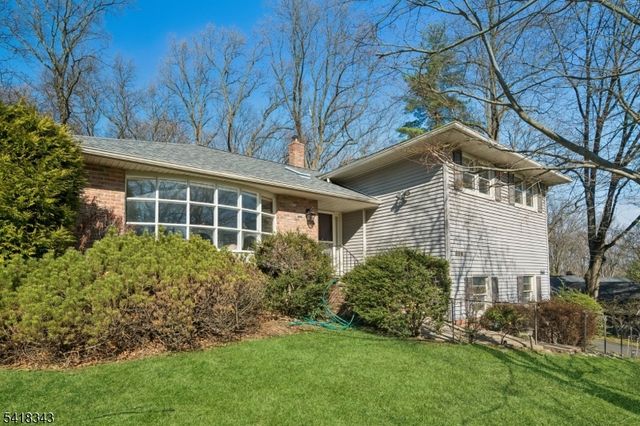 366 Rolling Rock Rd, Mountainside Boro, NJ 07092