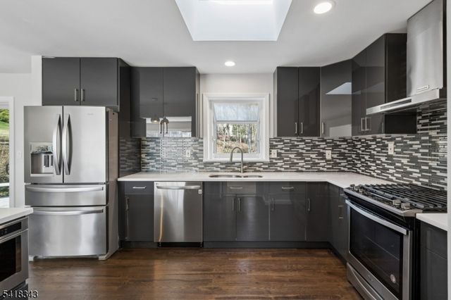 366 Rolling Rock Rd, Mountainside Boro, NJ 07092