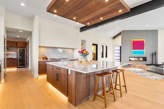 135 Paseo Aragon, Santa Fe, NM 87506