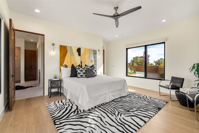 135 Paseo Aragon, Santa Fe, NM 87506