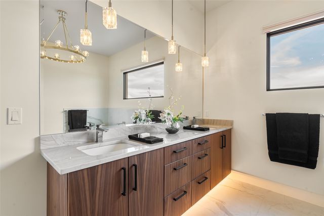 135 Paseo Aragon, Santa Fe, NM 87506