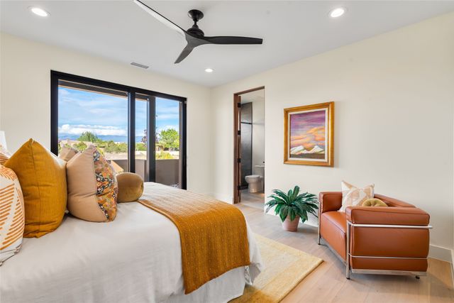 135 Paseo Aragon, Santa Fe, NM 87506