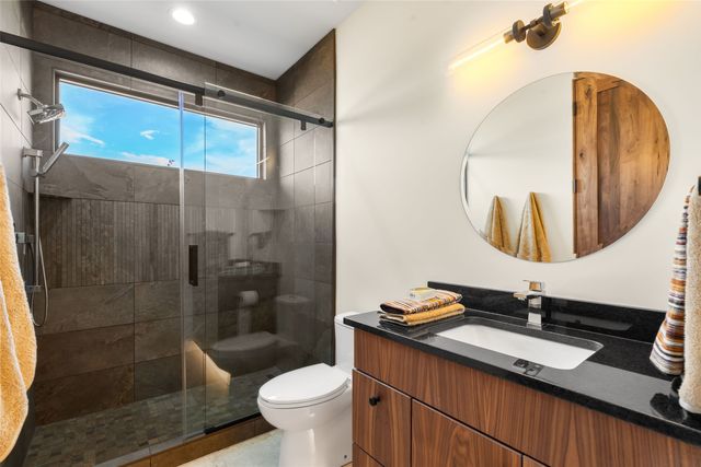 135 Paseo Aragon, Santa Fe, NM 87506