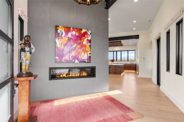 135 Paseo Aragon, Santa Fe, NM 87506