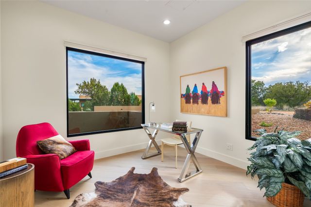 135 Paseo Aragon, Santa Fe, NM 87506