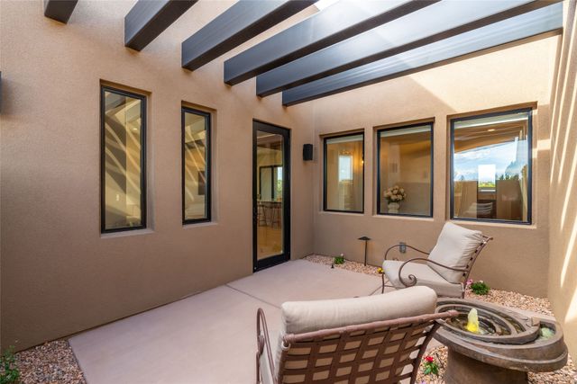 135 Paseo Aragon, Santa Fe, NM 87506