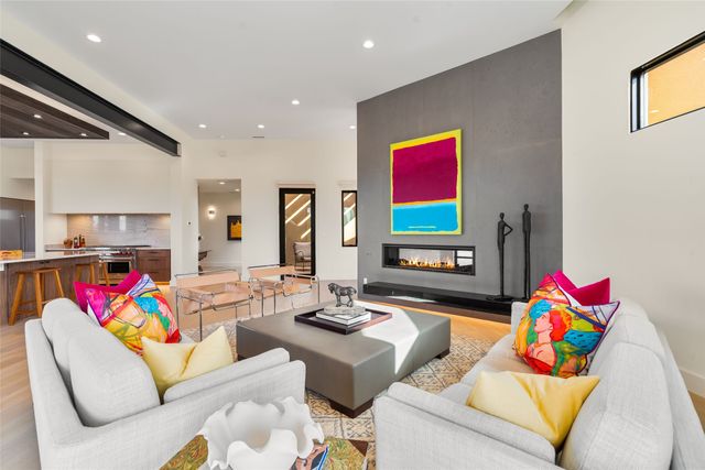 135 Paseo Aragon, Santa Fe, NM 87506