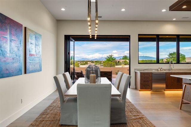 135 Paseo Aragon, Santa Fe, NM 87506