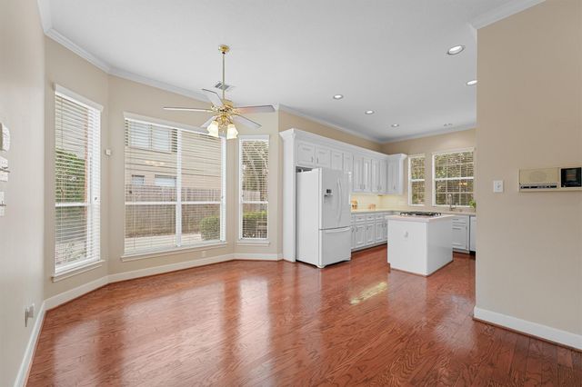 6006 Soaring Pine Court, Kingwood, TX 77345