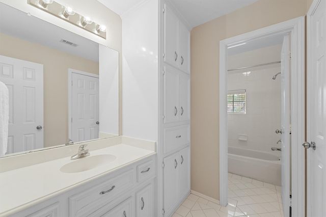 6006 Soaring Pine Court, Kingwood, TX 77345