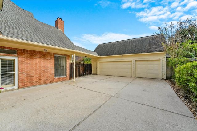 6006 Soaring Pine Court, Kingwood, TX 77345