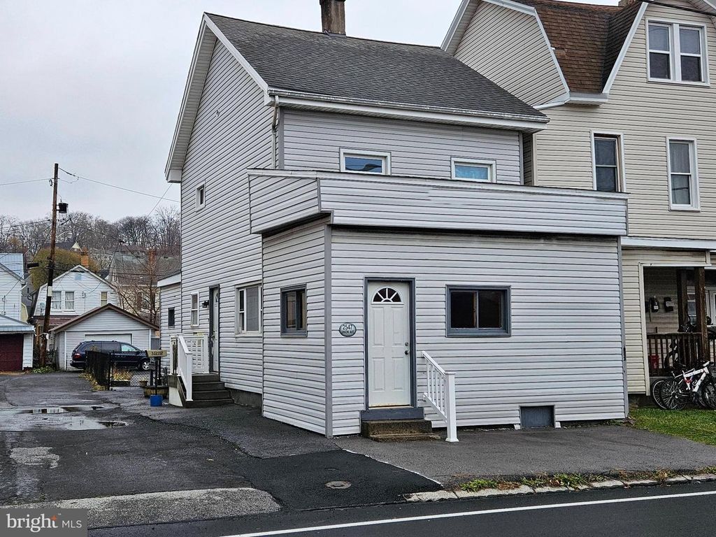 2547 UNION AVE, Altoona, PA 16602