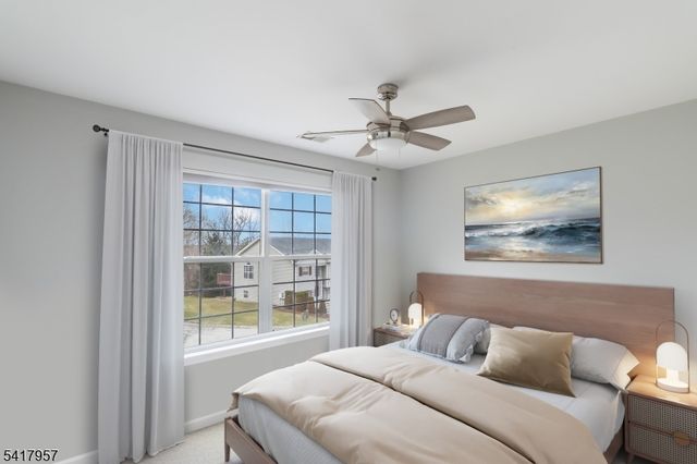 32 Oak Point Dr, Hamburg Boro, NJ 07419