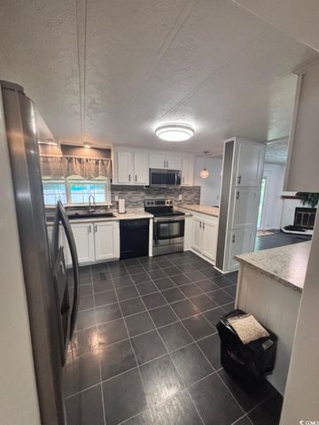 2463 Greenleaf Dr., Conway, SC 29526