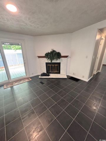 2463 Greenleaf Dr., Conway, SC 29526