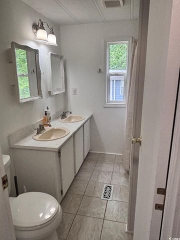 2463 Greenleaf Dr., Conway, SC 29526