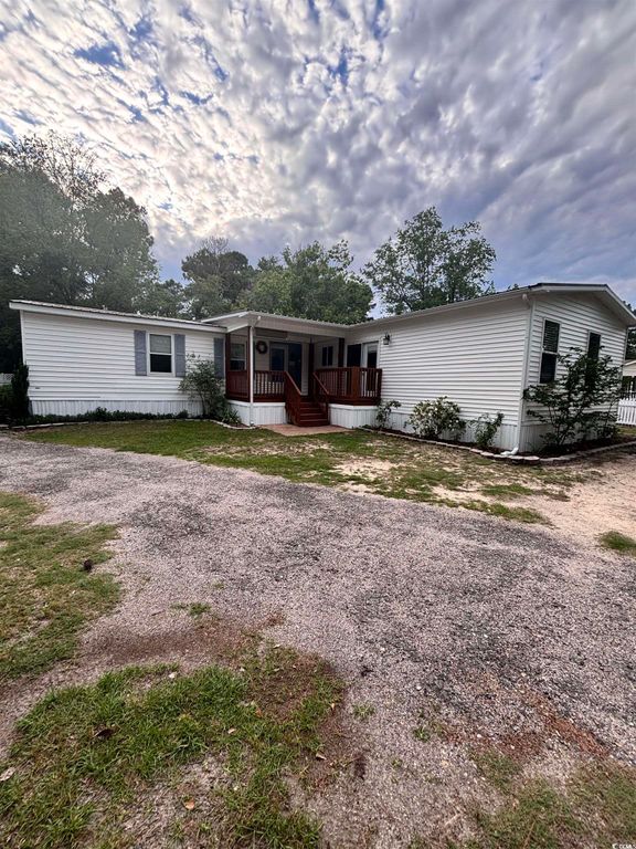 2463 Greenleaf Dr., Conway, SC 29526