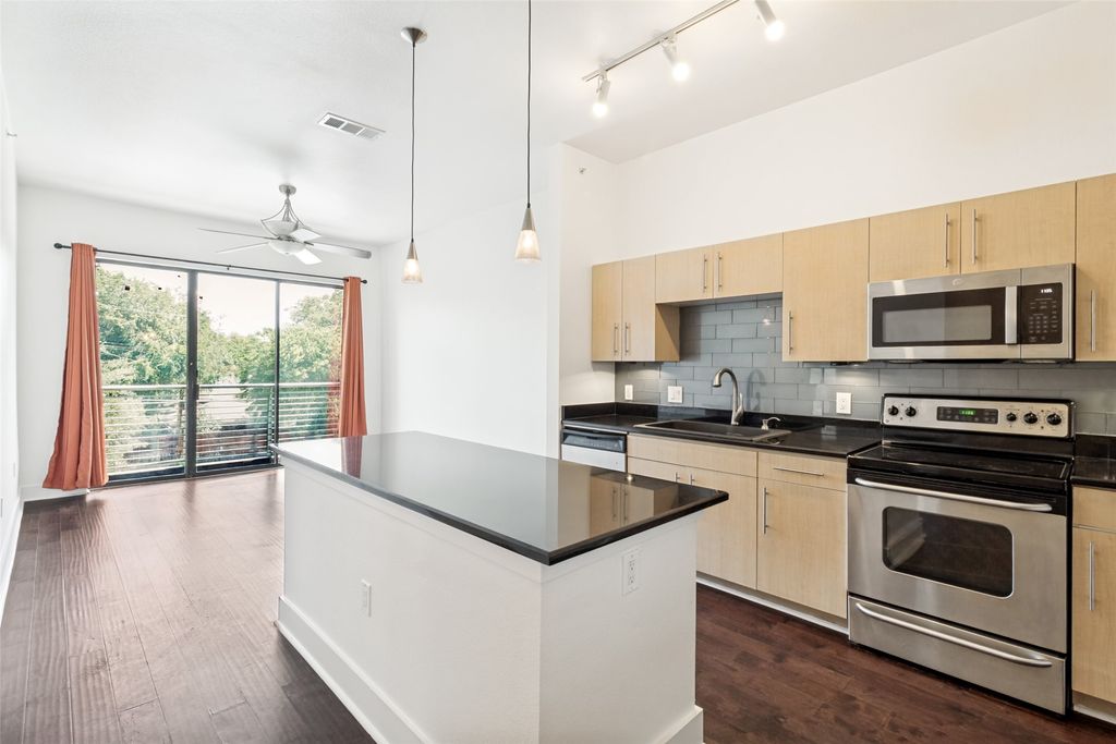 4414 Cedar Springs Road 320, Dallas, TX 75219