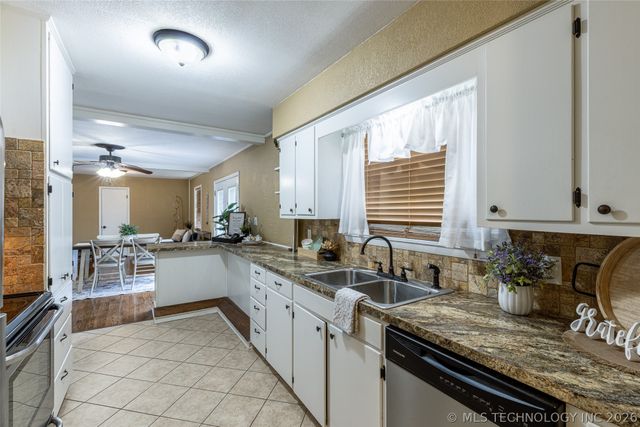 337 E 15th Street, Claremore, OK 74017