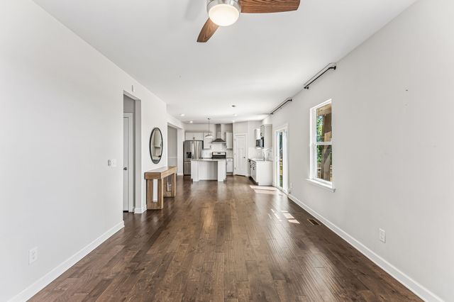 8052 Brockman Ln, Nashville, TN 37211
