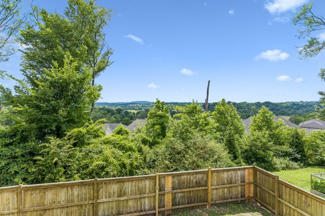 8052 Brockman Ln, Nashville, TN 37211