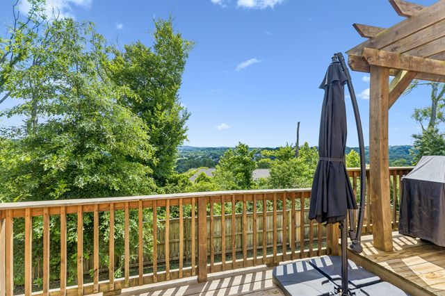 8052 Brockman Ln, Nashville, TN 37211