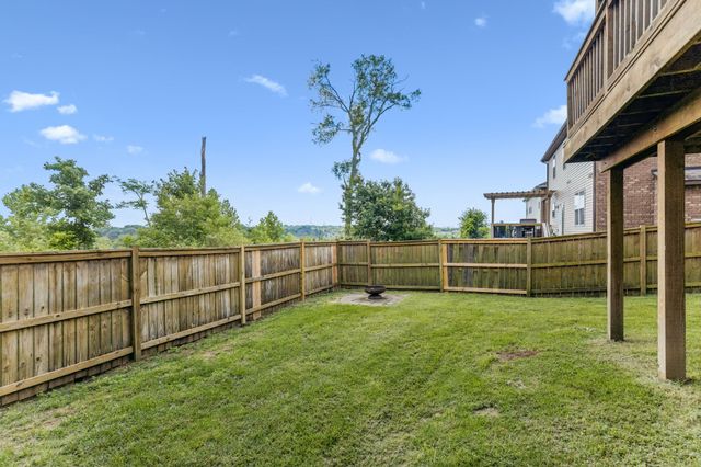8052 Brockman Ln, Nashville, TN 37211